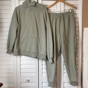 Women’s sweat outfit